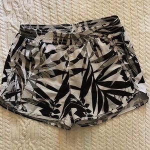 ☀️SALE☀️Old Navy active shorts